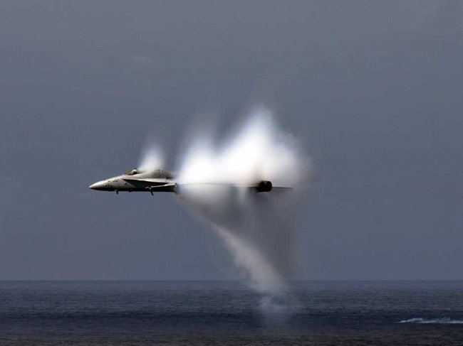 Awesome Pictures Of Jets Breaking The Sound Barrier